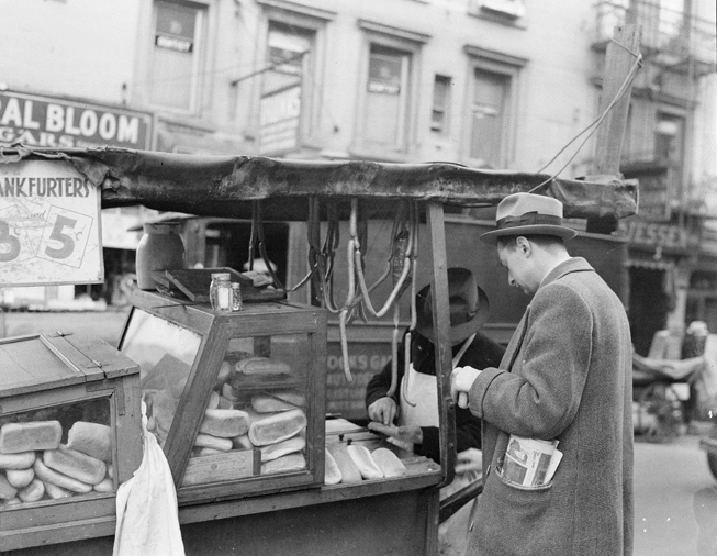 Vendeurs ambulants de hot dog à New York