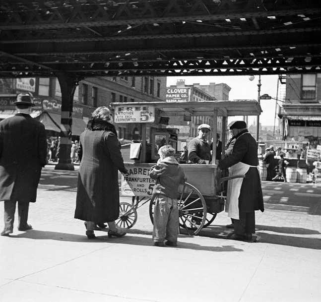 vendeurs ambulants de hot dog à New York, 1935