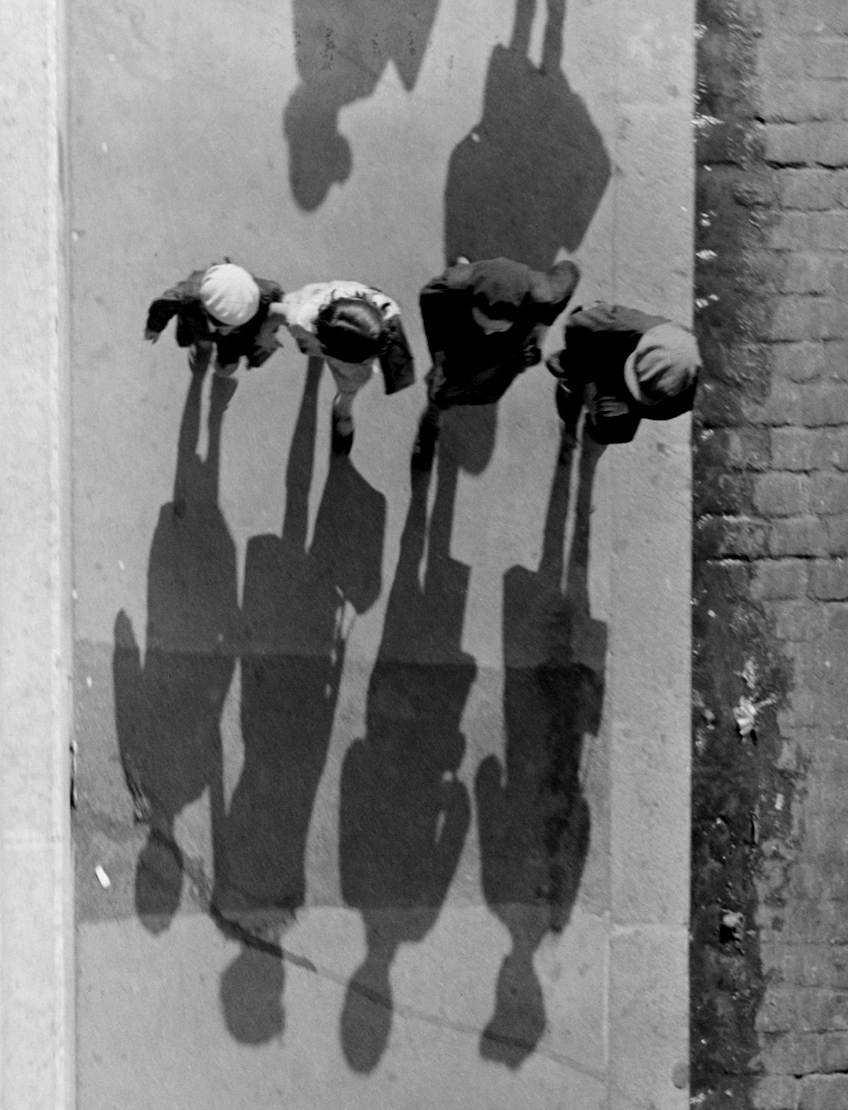 Ombres, 1933