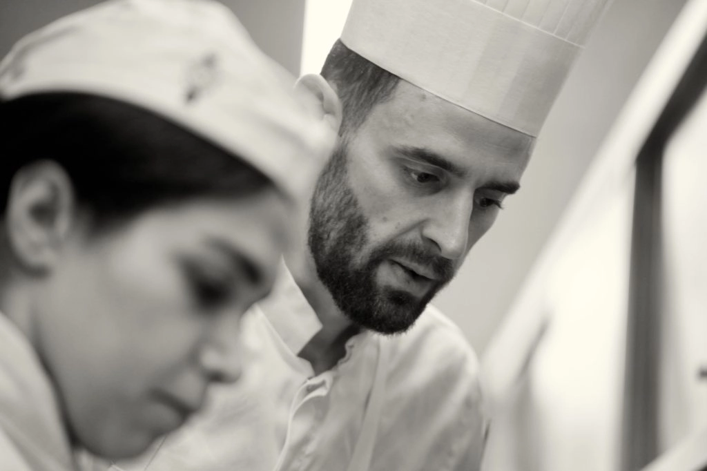 Le chef Kevin Vaubourg accompagné de Sahar Ghavidel, sa commis lors du Prix Taittinger © Gildas Boclé