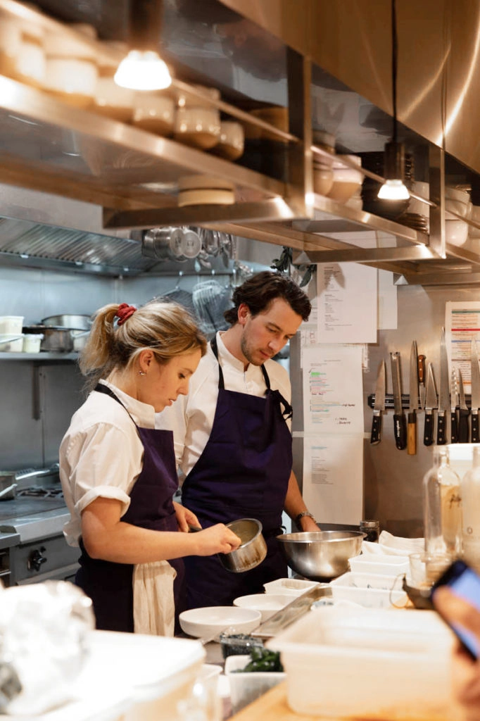 “Dévorer demain”, décembre 2021 chez Fulgurances l’Adresse – diner à quatre mains – Manon Fleury et Bastien Guillochon © Pauline Gouablin
