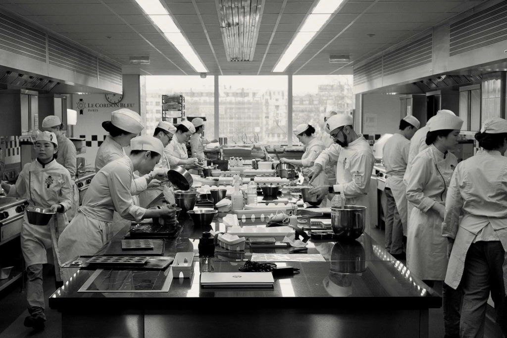Les commis en cuisine © Benoît Pelletier