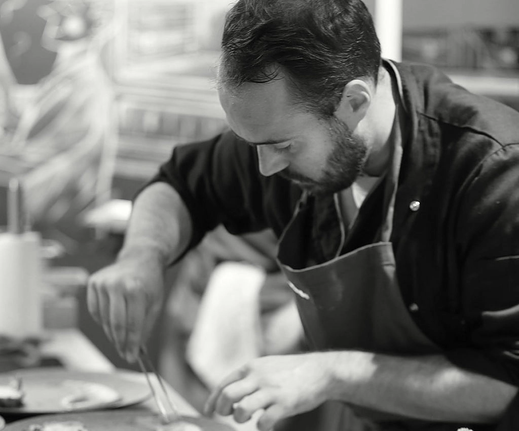 Clément Oudin, lauréat du Cooking Talent 2022, déroule sa recette.