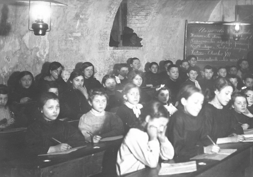 Ecole et naissance dans les caves