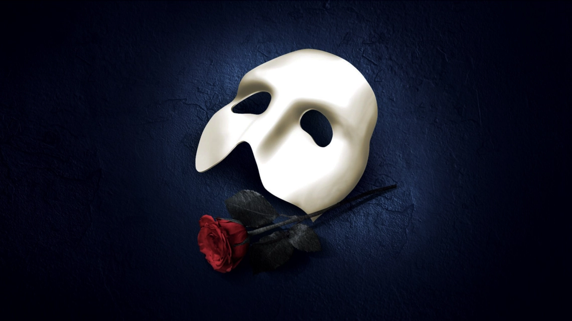 Masque avec une rose