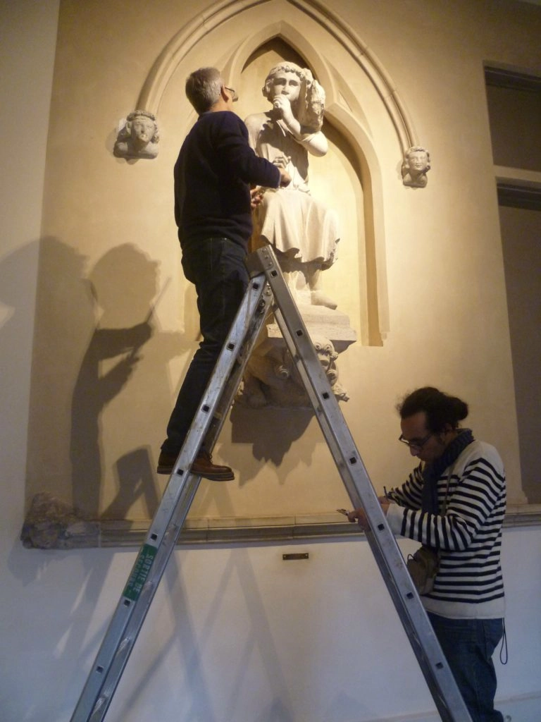 Relevés sur les vestiges de la Maison des Musiciens abrités au Musée Saint Remi à Reims.