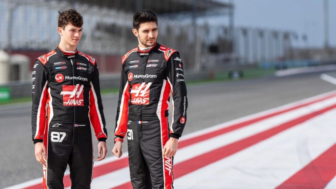 Esteban Ocon et Olivier Bearman Esteban Ocon et Olivier Bearman