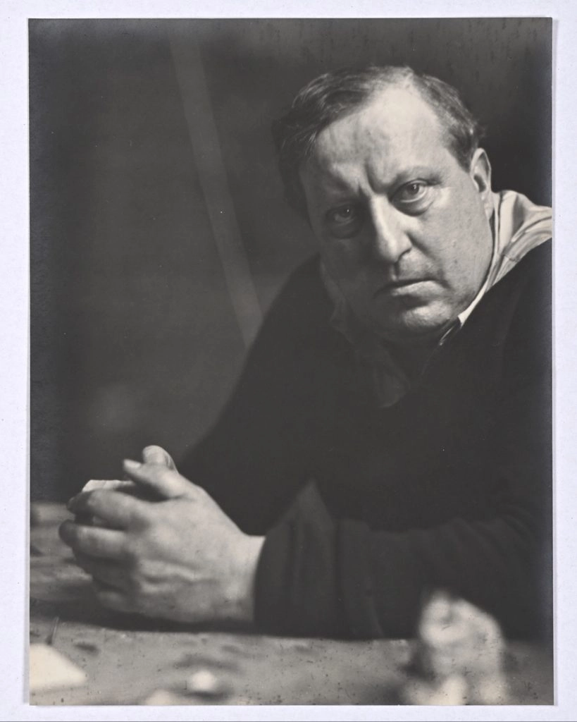 André Derain par Man Ray (1932), épreuve argentique avec tampon du photographe, estimation 4000 – 5000€ (vente le 23 septembre)